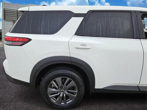 2023 Nissan Pathfinder S
