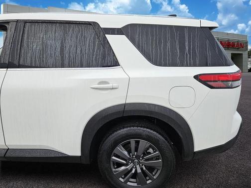2023 Nissan Pathfinder S