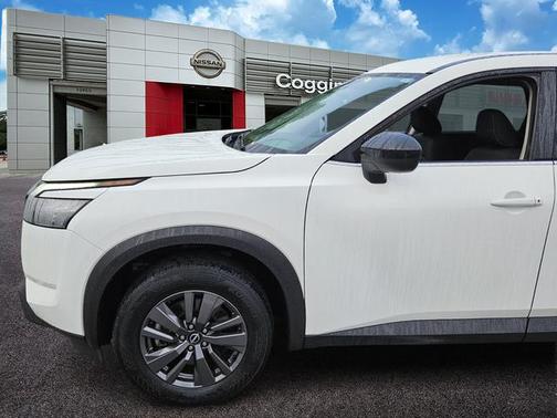 2023 Nissan Pathfinder S