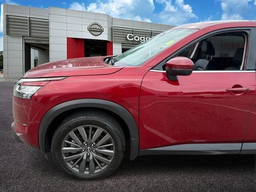 2022 Nissan Pathfinder SL