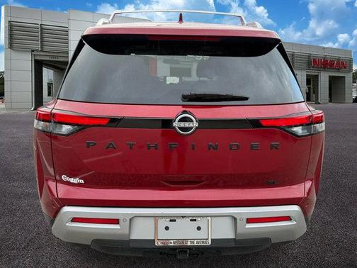 2022 Nissan Pathfinder SL