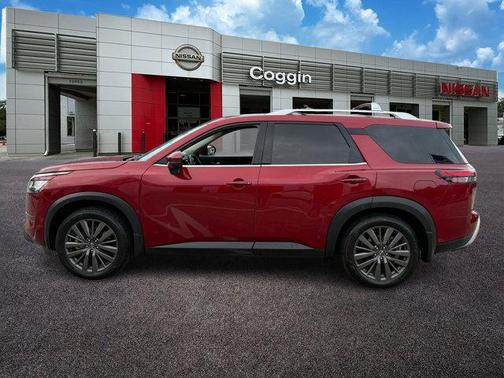 2022 Nissan Pathfinder SL