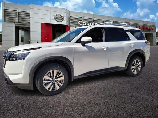 2025 Nissan Pathfinder SL