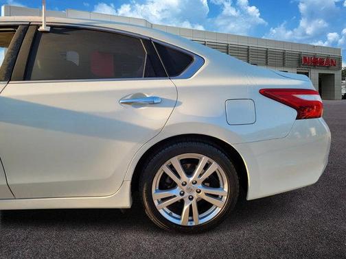 2017 Nissan Altima 3.5 SL