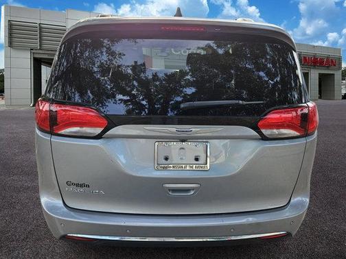 2019 Chrysler Pacifica Touring-L