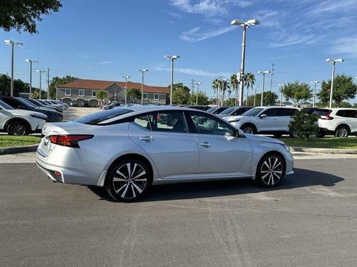 2021 Nissan Altima 2.5 Platinum