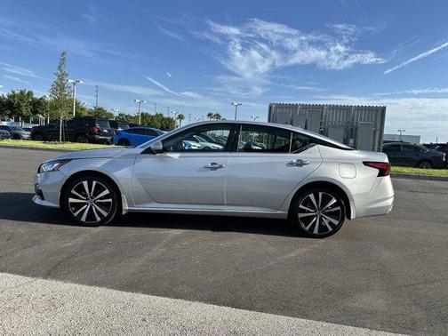 2021 Nissan Altima 2.5 Platinum