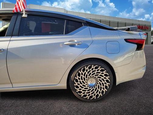 2020 Nissan Altima 2.0 SR