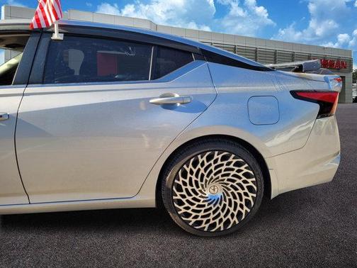 2020 Nissan Altima 2.0 SR