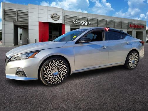 2020 Nissan Altima 2.0 SR