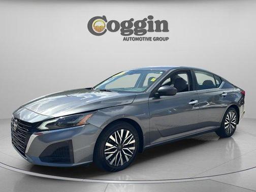 Gun Metallic 2024 Nissan Altima 2.5 SV