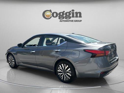 Gun Metallic 2024 Nissan Altima 2.5 SV