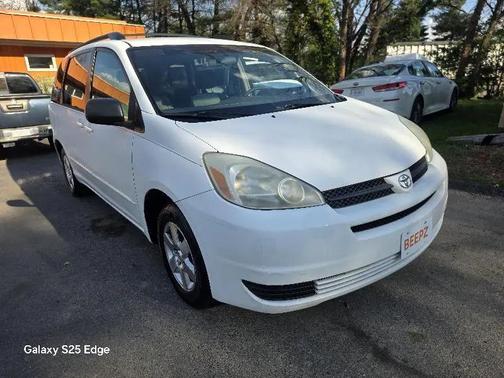 Natural White 2005 Toyota Sienna LE