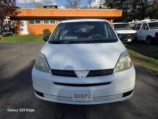 Natural White 2005 Toyota Sienna LE