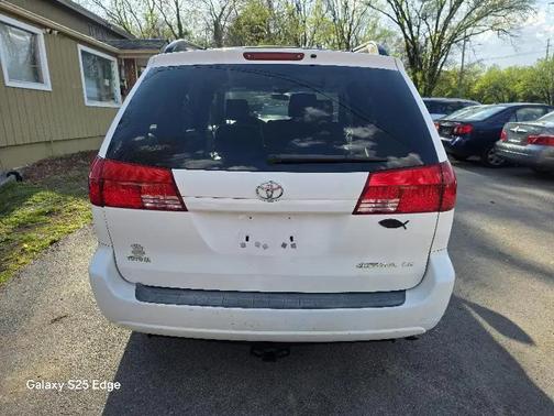 Natural White 2005 Toyota Sienna LE
