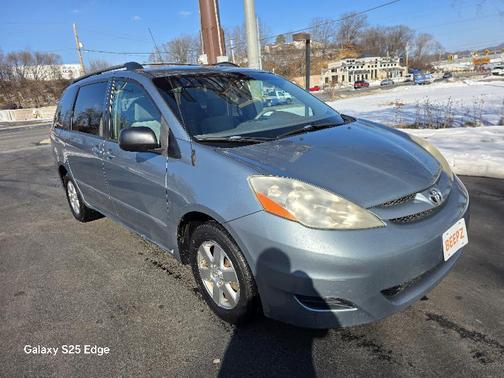 2008 Toyota Sienna LE