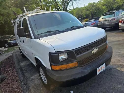 Summit White 2009 Chevrolet Express 2500 Work Van