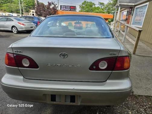 Gold 2002 Toyota Corolla CE