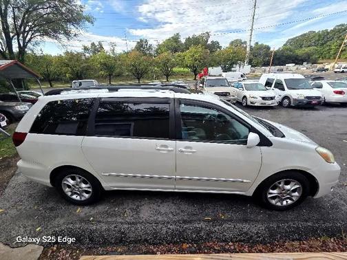 2005 Toyota Sienna XLE