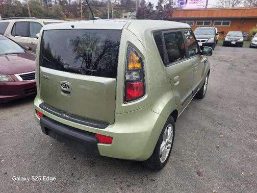 2010 Kia Soul +