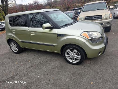 2010 Kia Soul +