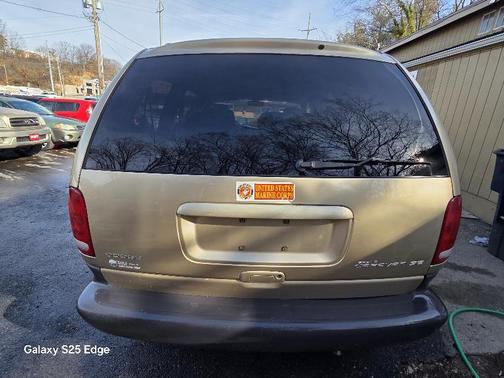 2000 Dodge Grand Caravan SE