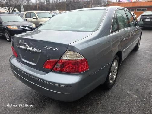 2004 Toyota Avalon XL