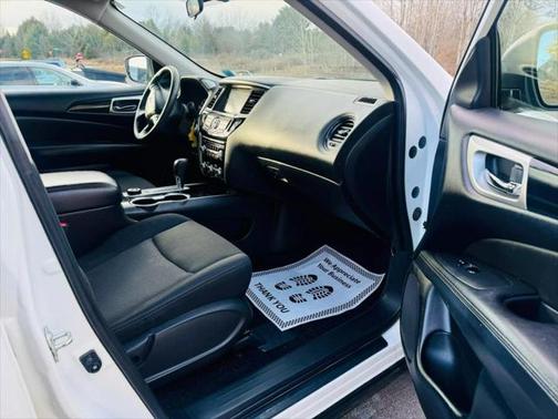 2019 Nissan Pathfinder S