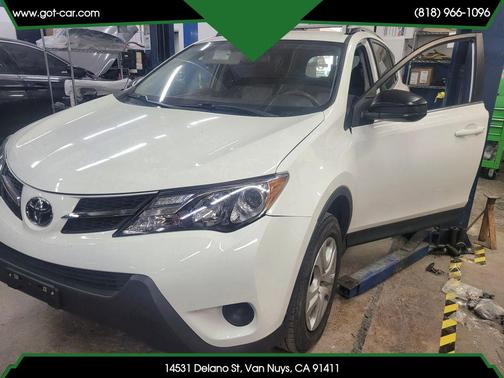Super White 2014 Toyota RAV4 LE