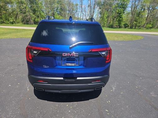 Ultra Blue Metallic 2023 GMC Acadia SLE