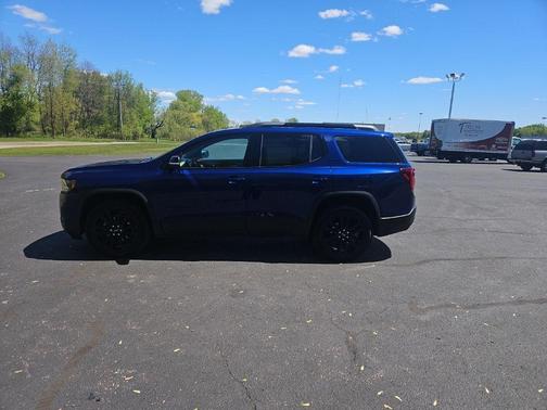 Ultra Blue Metallic 2023 GMC Acadia SLE