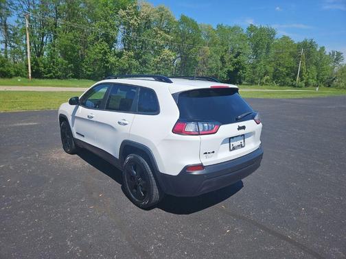 Bright White Clearcoat 2021 Jeep Cherokee Latitude Plus