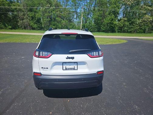 Bright White Clearcoat 2021 Jeep Cherokee Latitude Plus