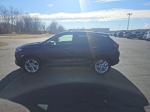 Sapphire Metallic 2022 Buick Encore GX Preferred