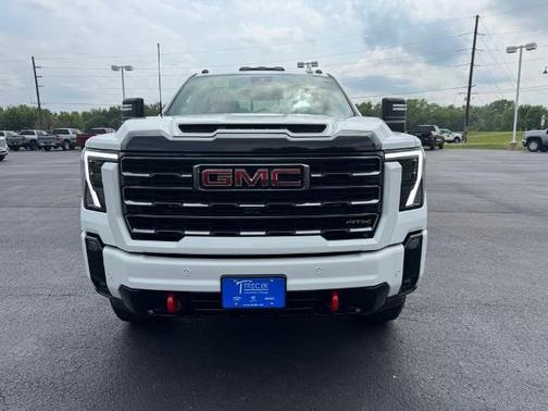 2025 GMC Sierra 2500 AT4