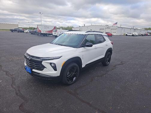 Summit White 2026 Chevrolet Trailblazer LT