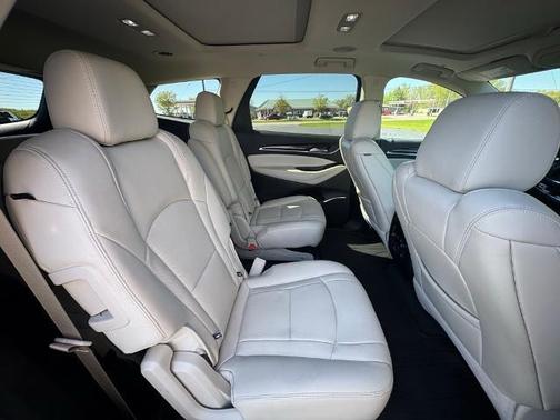 2022 Buick Enclave Essence