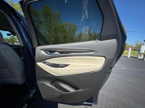 2022 Buick Enclave Essence