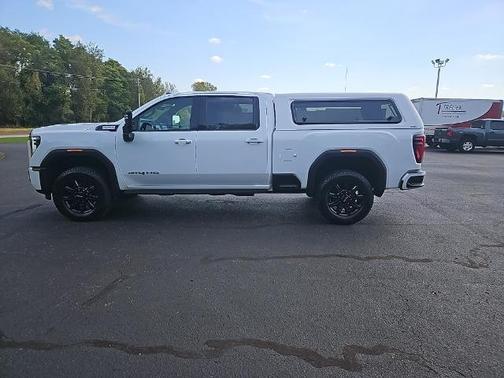 2024 GMC Sierra 2500 AT4