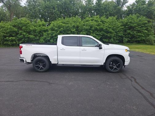 Summit White 2026 Chevrolet Silverado 1500 RST