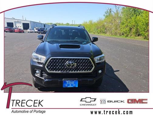 Midnight Black Metallic 2018 Toyota Tacoma TRD Sport