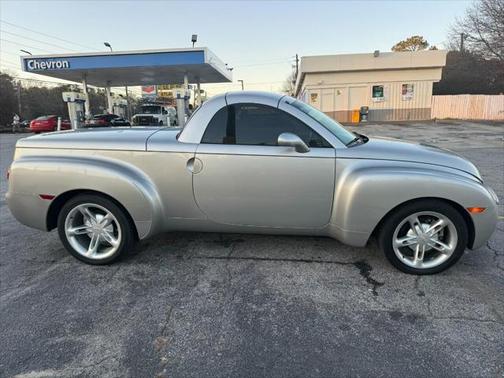 2004 Chevrolet SSR LS 2dr Regular Cab Convertible Rwd SB