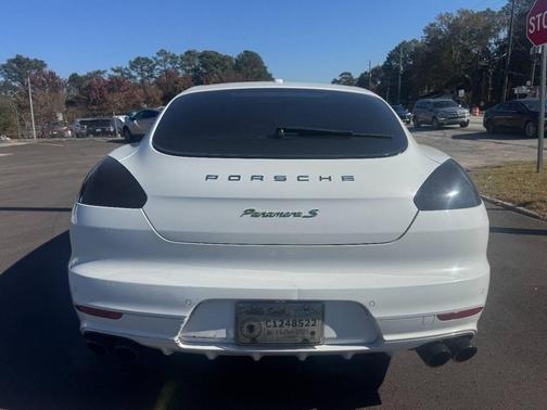 2016 Porsche Panamera 4
