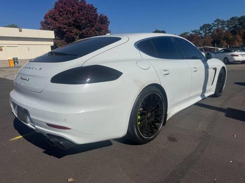 2016 Porsche Panamera 4