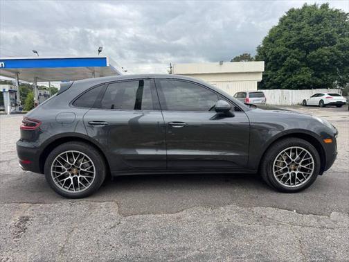 2017 Porsche Macan Base