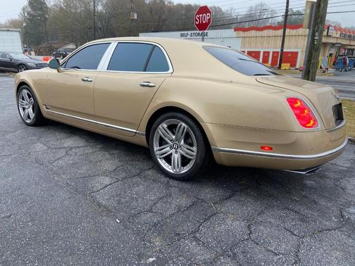 Photo 4 of 30 of 2013 Bentley Mulsanne Base