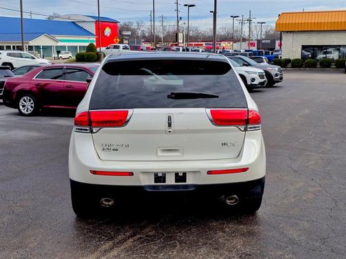 2015 Lincoln MKX Base