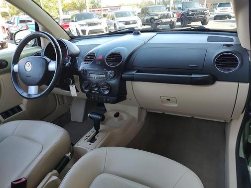 2008 Volkswagen New Beetle SE