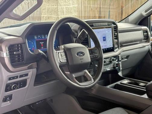 Oxford White 2024 Ford F-150 XLT