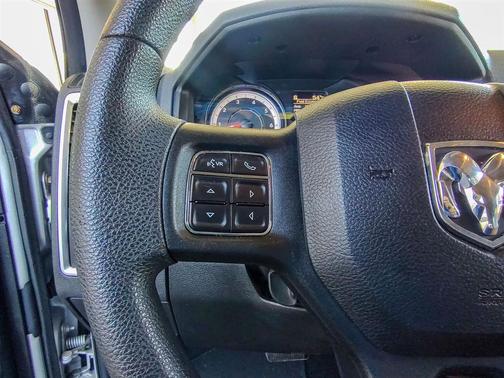 2019 RAM 1500 SLT